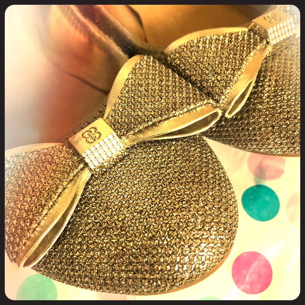 🌈 Bandolino Gold Bow Sparkles Flat